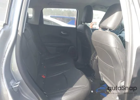 2019 Jeep Compass Altitude Fwd/Latitude Fwd/Sun And Wheel Fwd z USA, uszkodzony, nr VIN 3C4NJCBBXKC699873